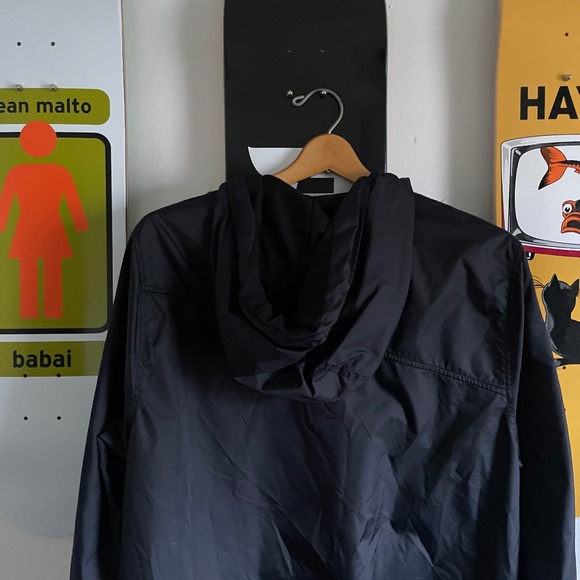 Volcom Windbreaker - Picture 2 of 3